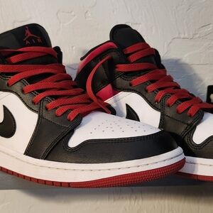 Nike Air Jordan 1. Size 9.